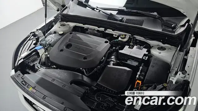 Volvo XC40 2023 — ფოტო 15/39