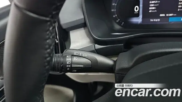 Volvo XC40 2023 — ფოტო 5/39