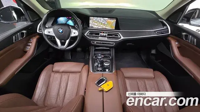 BMW X7 2020 — Photo 27/31