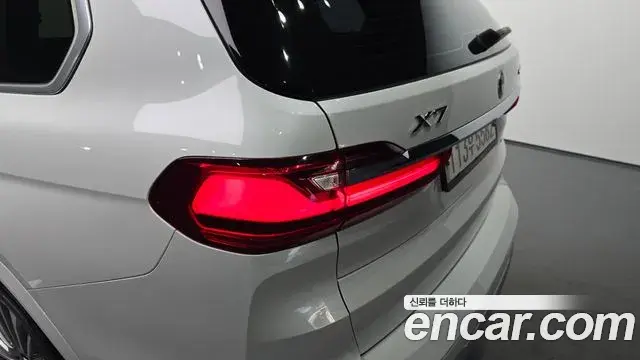 BMW X7 2020 — Photo 10/31