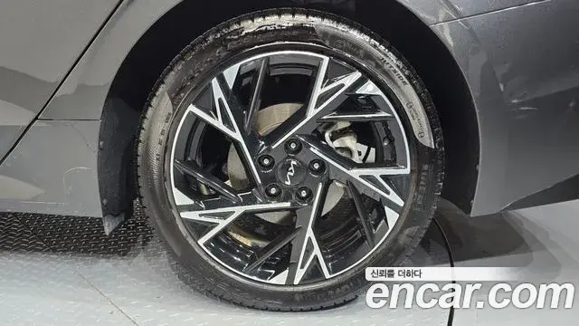 Kia K5 2025 — ფოტო 23/34