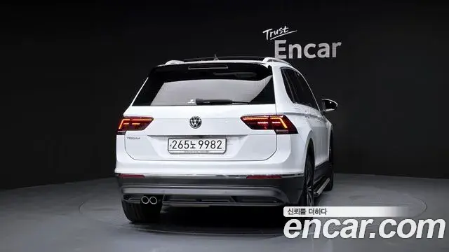Volkswagen Tiguan 2020 — Photo 9/33