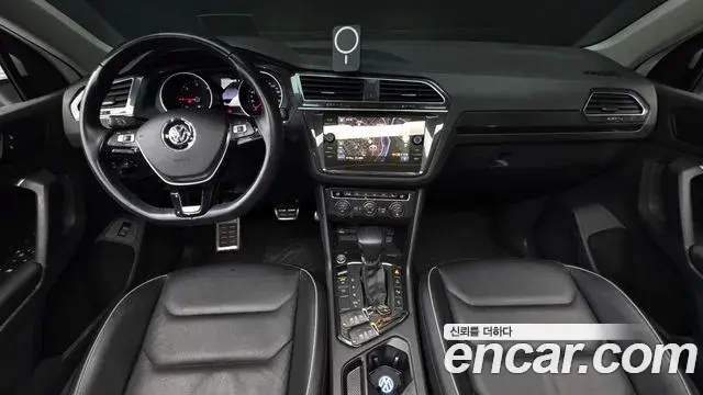 Volkswagen Tiguan 2020 — Photo 11/33