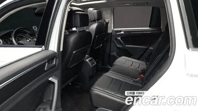 Volkswagen Tiguan 2020 — Photo 31/33