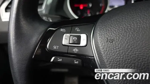 Volkswagen Tiguan 2020 — Photo 27/33
