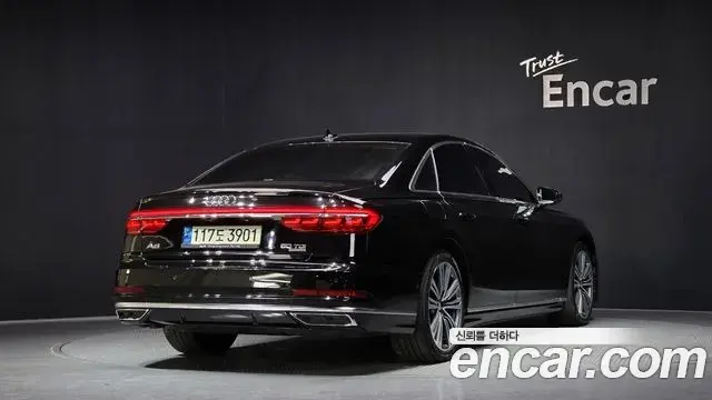 Audi A8 2021 — Фото 2/20