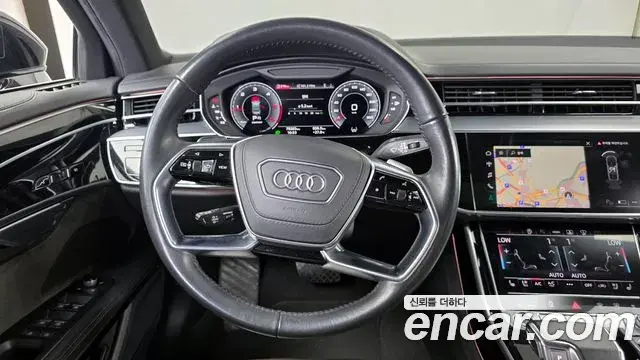 Audi A8 2021 — Фото 13/20