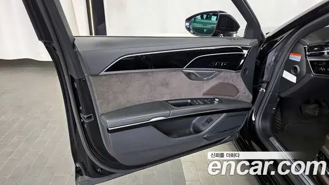 Audi A8 2021 — ფოტო 3/34