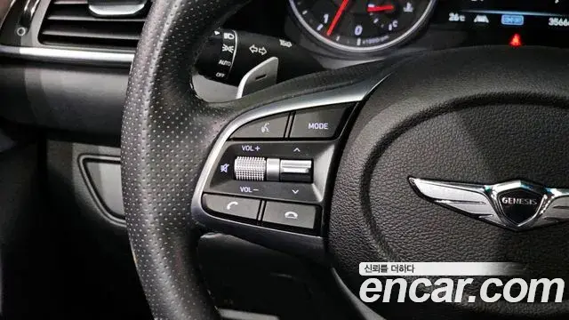 Genesis G70 2018 — Photo 11/30