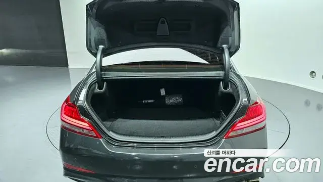Genesis G70 2018 — Photo 23/30