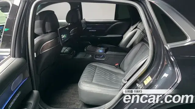 Genesis G90 2023 — Photo 13/39