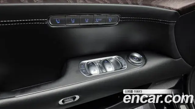 Genesis G90 2023 — Photo 18/39