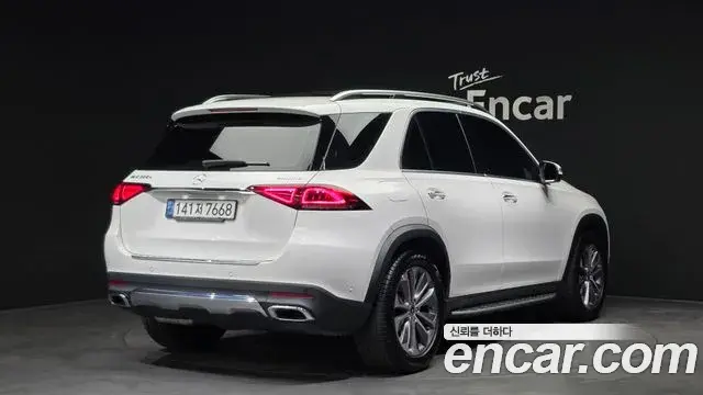 Mercedes-Benz GLE-Class 2021 — Photo 3/20