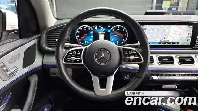Mercedes-Benz GLE-Class 2021 — Photo 15/20