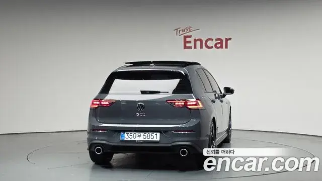 Volkswagen Golf 2025 — Şəkil 8/30
