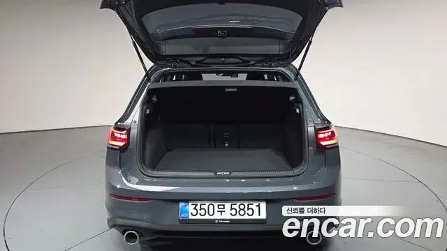Volkswagen Golf 2025 — Şəkil 29/30