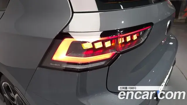 Volkswagen Golf 2025 — Şəkil 12/30