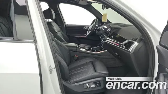 BMW X5 2025 — Şəkil 28/35