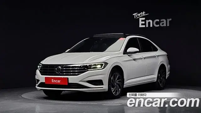 Volkswagen Jetta 2021 — Фото 1/20