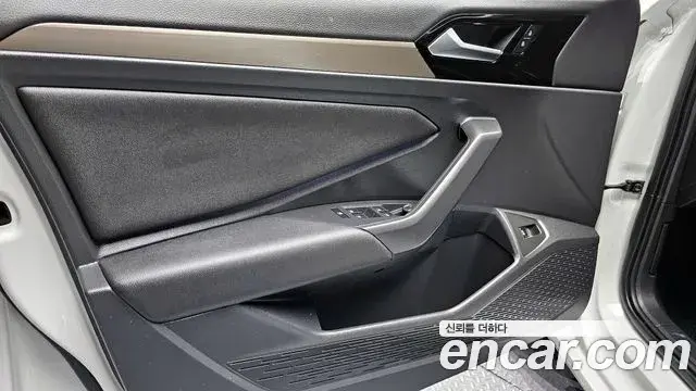 Volkswagen Jetta 2021 — ფოტო 15/33