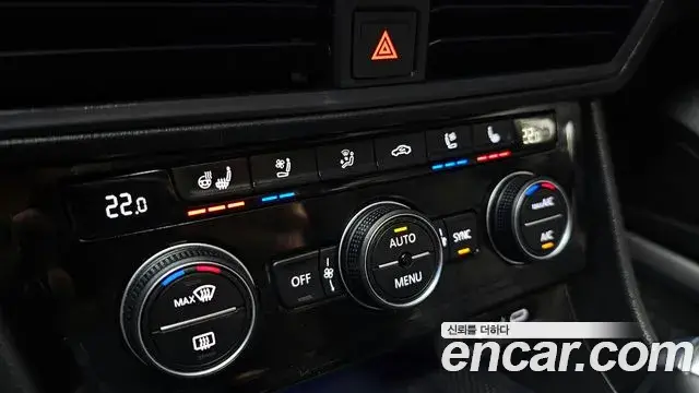 Volkswagen Jetta 2021 — ფოტო 17/33