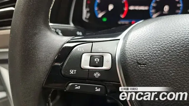 Volkswagen Jetta 2021 — ფოტო 18/33