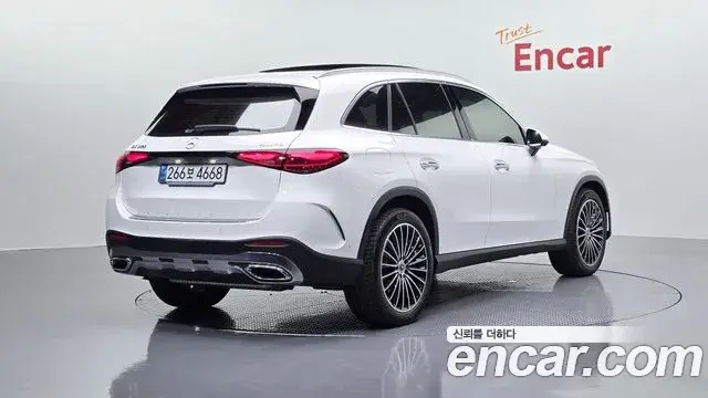 Mercedes-Benz GLC-Class 2025 — Photo 20/33