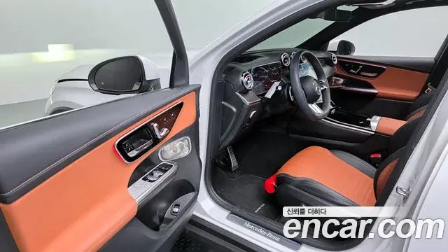 Mercedes-Benz GLC-Class 2025 — Photo 33/33
