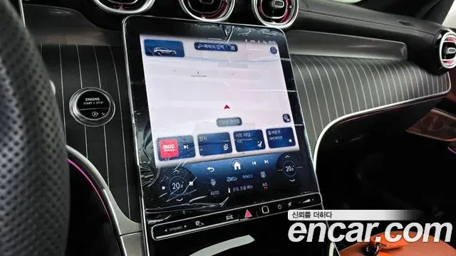 Mercedes-Benz GLC-Class 2025 — Photo 17/33