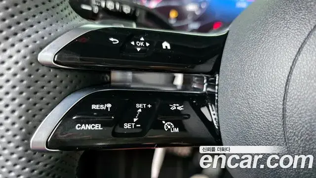 Mercedes-Benz GLC-Class 2025 — Photo 6/33