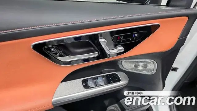 Mercedes-Benz GLC-Class 2025 — Photo 25/33
