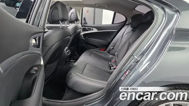 Genesis G70 2018 — Şəkil 31/33