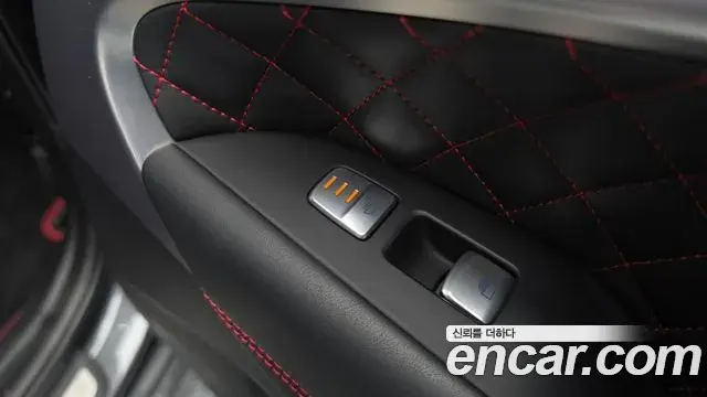 Genesis G70 2019 — Şəkil 35/36