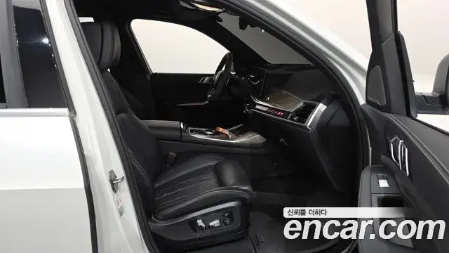 BMW X7 2024 — Photo 29/39