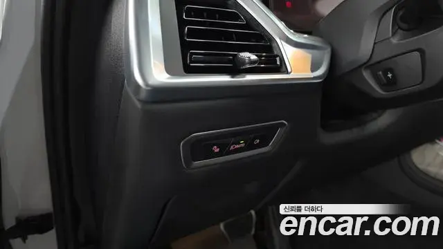 BMW X7 2024 — Photo 8/39