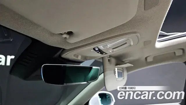 Volvo XC40 2023 — ფოტო 18/32