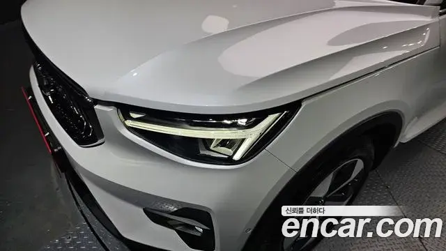 Volvo XC40 2023 — ფოტო 5/32