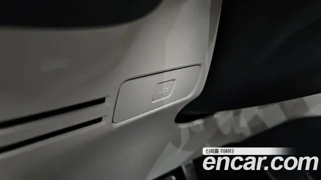 Volvo XC40 2023 — ფოტო 26/32