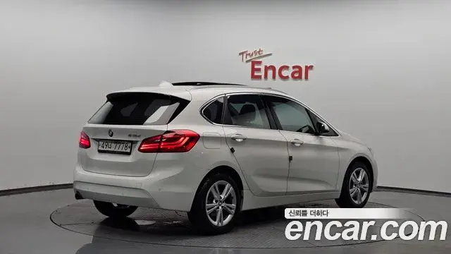 BMW 2 Series Active Tourer 2018 — Photo 2/20