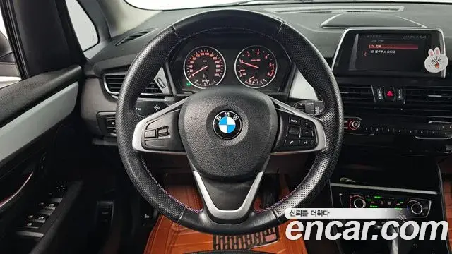 BMW 2 Series Active Tourer 2018 — Photo 12/20