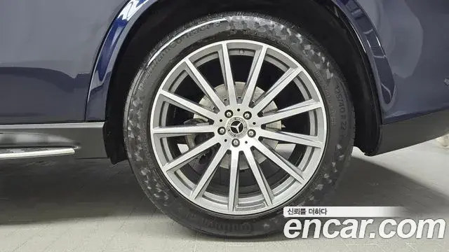 Mercedes-Benz GLS-Class 2021 — Photo 32/35