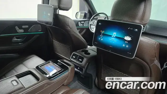 Mercedes-Benz GLS-Class 2021 — Photo 14/35