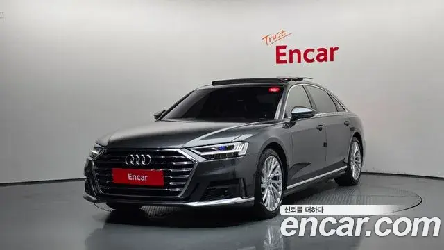 Audi A8 2019 — Фото 1/20