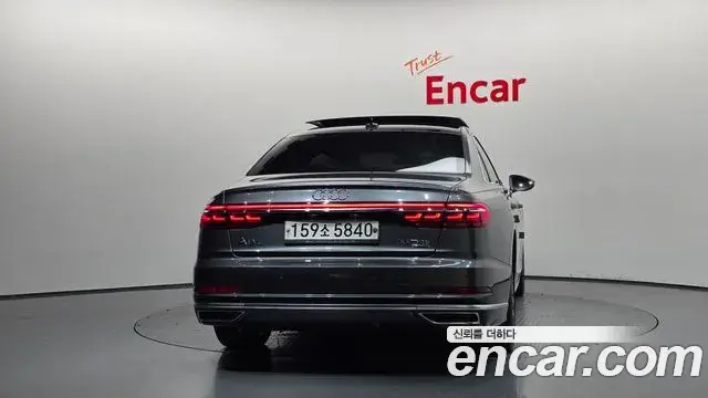 Audi A8 2019 — Фото 4/20