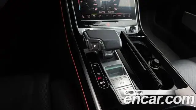 Audi A8 2019 — Фото 9/20