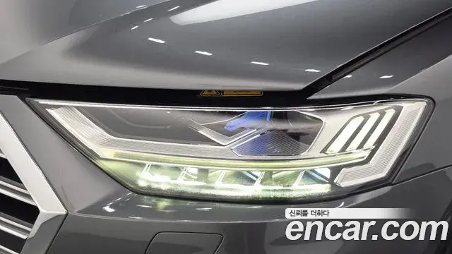 Audi A8 2019 — ფოტო 23/39