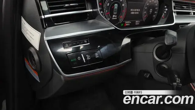 Audi A8 2019 — ფოტო 4/39