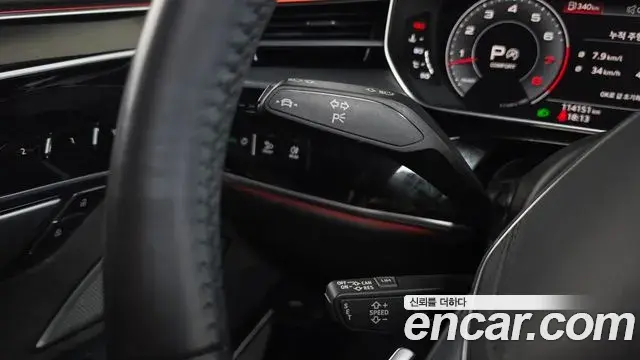 Audi A8 2019 — ფოტო 16/39
