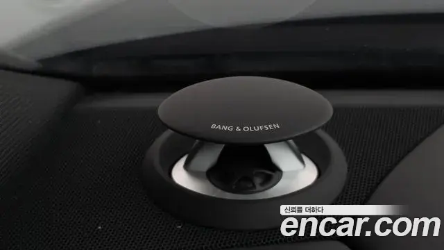 Audi A8 2019 — ფოტო 19/39
