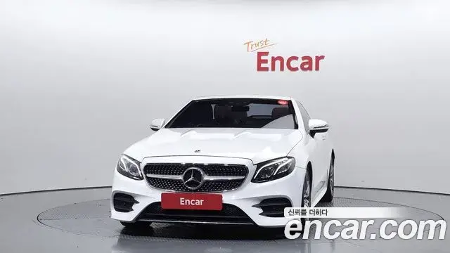 Mercedes-Benz E-Class 2018 — ფოტო 29/32